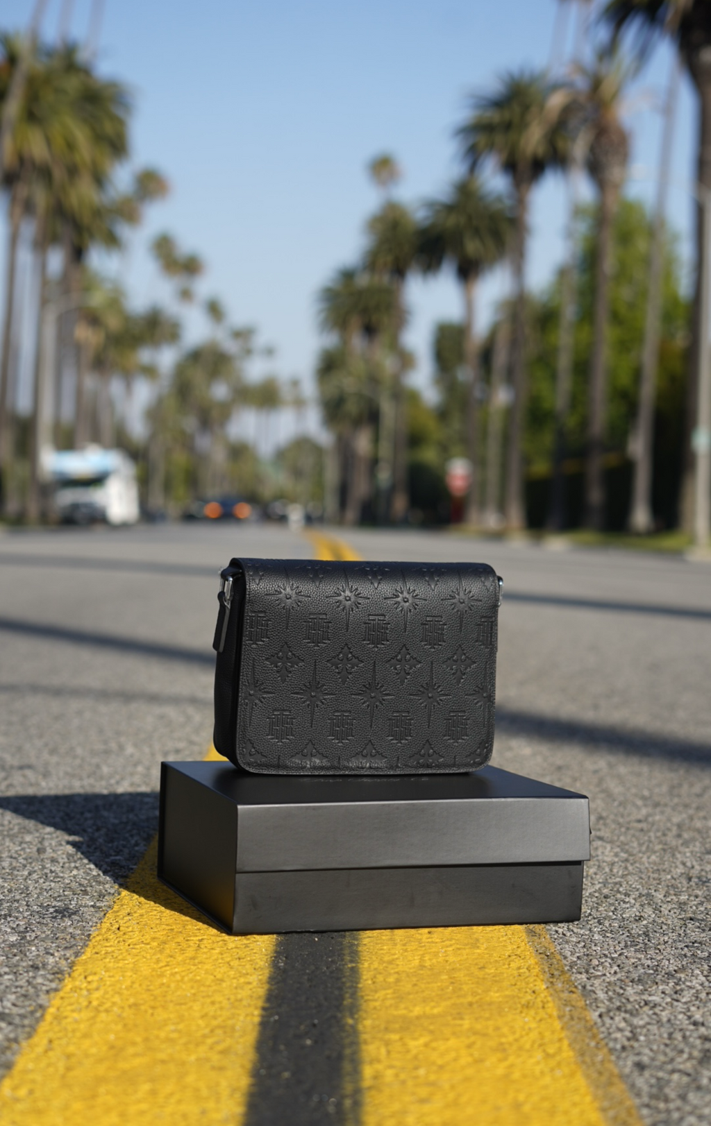 SHOULDER MESSENGER BAG